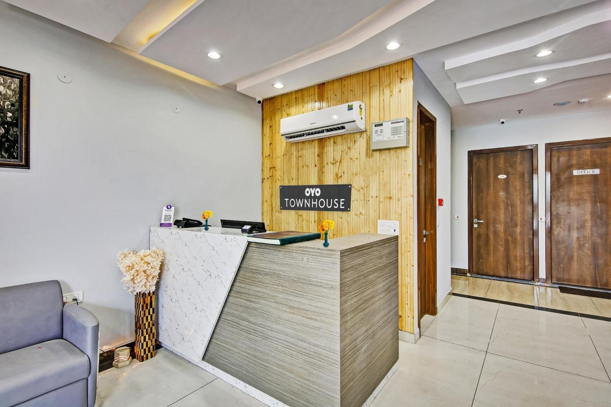 Townhouse Golden Frame Hotel Ghaziabad Buitenkant foto